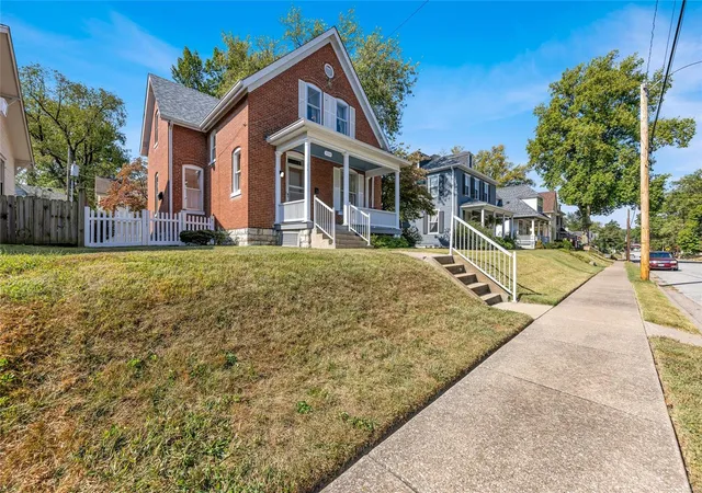 Photo 1 of Single Family Residence at 709 Monroe St, Saint Charles, MO 63301 | MLS# MIS24074980 |  | Sold on 2025-01-02