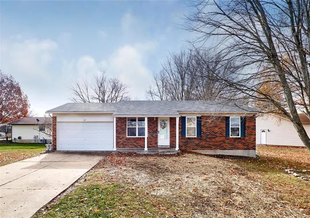 Single Family Residence at 33 Sunny View Dr, Saint Peters, MO 63376 | MLS# MIS24075095 | | Sold on 2025-01-30