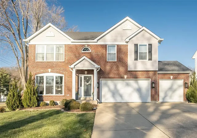 Single Family Residence at 4381 Meadowgreen Estates Dr, Saint Louis, MO 63129 | MLS# MIS24075214 | | Sold on 2025-02-10