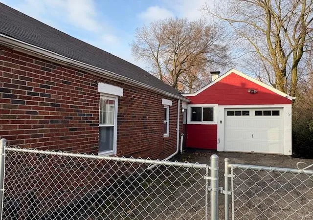 Photo 3 of Single Family Residence at 715 N Florissant Rd, Saint Louis, MO 63135 | MLS# MIS24075270 | | Sold on 2025-07-24