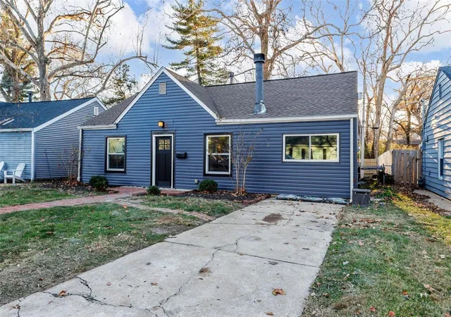 Photo 1 of Single Family Residence at 1005 Sanders Dr, Saint Louis, MO 63126 | MLS# MIS24075288 | | Sold on 2025-01-29