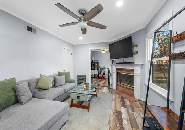 Photo 3 of Single Family Residence at 1005 Sanders Dr, Saint Louis, MO 63126 | MLS# MIS24075288 | | Sold on 2025-01-29