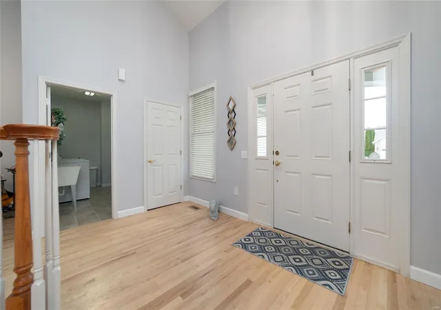 Photo 2 of Single Family Residence at 579 Owls Perch Dr, Lake Saint Louis, MO 63367 | MLS# MIS24075311 | | Sold on 2025-03-06