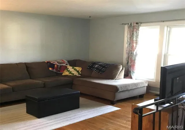 Photo 3 of Single Family Residence at 304 E Spinsby St, Montgomery City, MO 63361 | MLS# MIS24075339 | | Sold on 2025-05-15