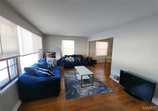 Photo 1 of Single Family Residence at 1154 Ashford Dr, Saint Louis, MO 63137 | MLS# MIS24075342 | | Sold on 2025-08-29