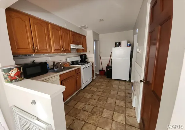 Photo 3 of Single Family Residence at 1154 Ashford Dr, Saint Louis, MO 63137 | MLS# MIS24075342 | | Sold on 2025-08-29