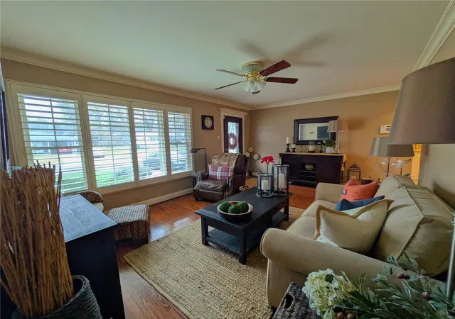 Photo 3 of Single Family Residence at 9742 Harold Dr, Saint Louis, MO 63134 | MLS# MIS24075426 |  | Sold on 2025-02-24