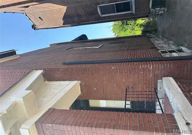 Photo 4 of Single Family Residence at 4166 Farlin Ave, Saint Louis, MO 63115 | MLS# MIS24075497 | | Sold on 2025-12-15