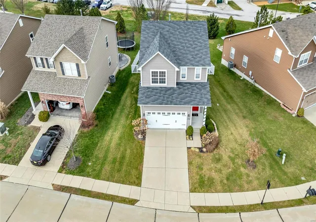 Photo 2 of Single Family Residence at 207 Miravista Grove Dr, Saint Peters, MO 63376 | MLS# MIS24075542 |  | Sold on 2025-01-21