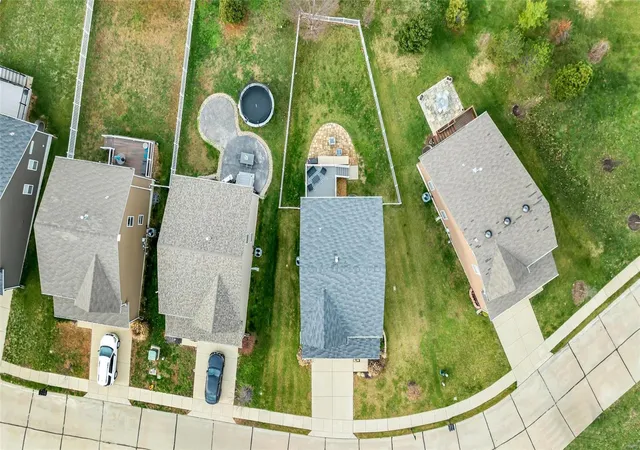 Photo 4 of Single Family Residence at 207 Miravista Grove Dr, Saint Peters, MO 63376 | MLS# MIS24075542 |  | Sold on 2025-01-21