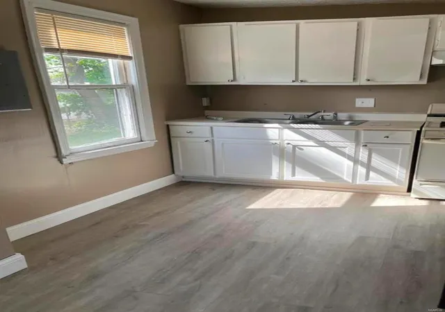Photo 4 of Single Family Residence at 8921 Higginson Dr, Saint Louis, MO 63121 | MLS# MIS24075545 |  | Sold on 2025-02-12