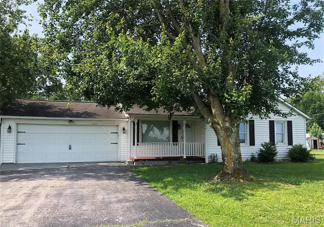Photo 3 of Single Family Residence at 1210 N Prairie, Bloomfield, MO 63825 | MLS# MIS24075593 |  | Sold on 2025-07-25