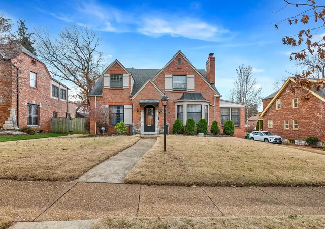 Photo 1 of Single Family Residence at 7320 Country Club Dr, Saint Louis, MO 63121 | MLS# MIS24075678 |  | Sold on 2025-01-31