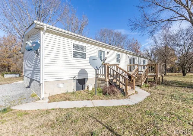 Photo 3 of Manufactured Home at 3410 County Road 352, Harviell, MO 63945 | MLS# MIS24075698 | | Sold on 2025-02-13