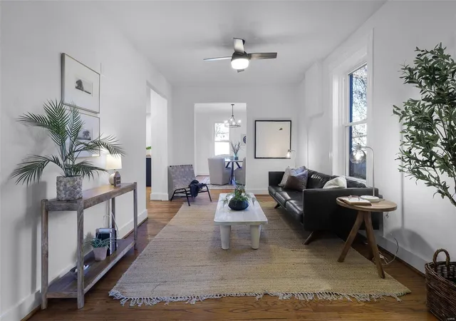 Photo 4 of Single Family Residence at 7415 Elm Ave, Saint Louis, MO 63143 | MLS# MIS24075842 | | Sold on 2025-01-27