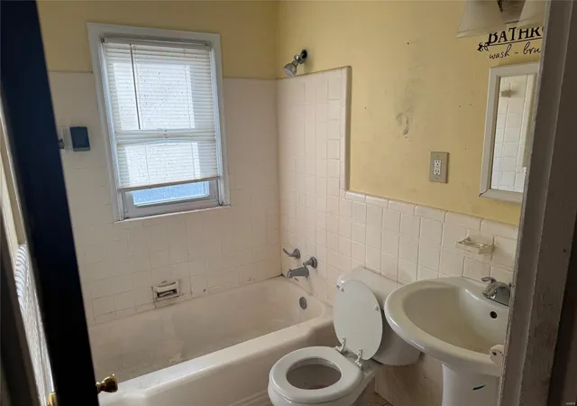 Photo 3 of Single Family Residence at 1140 Grenshaw Dr, Saint Louis, MO 63137 | MLS# MIS24075854 | | Sold on 2025-01-31