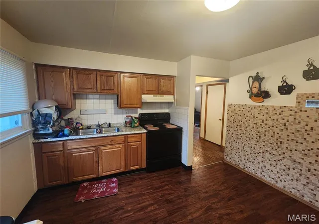 Photo 3 of Single Family Residence at 11665 Larimore Rd, Saint Louis, MO 63138 | MLS# MIS24075943 | | Sold on 2025-08-29