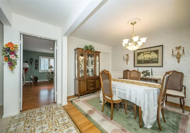 Photo 3 of Single Family Residence at 9860 Amberley Dr, Saint Louis, MO 63126 | MLS# MIS24076040 | | Sold on 2025-02-18