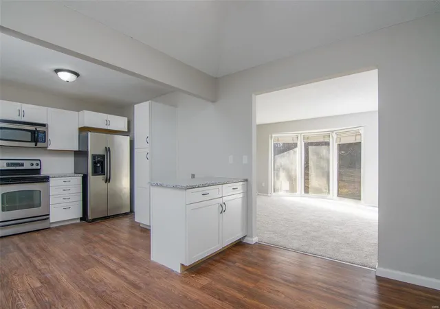 Photo 3 of Single Family Residence at 11240 Dena Dr, Holts Summit, MO 65043 | MLS# MIS24076109 | | Sold on 2025-03-27