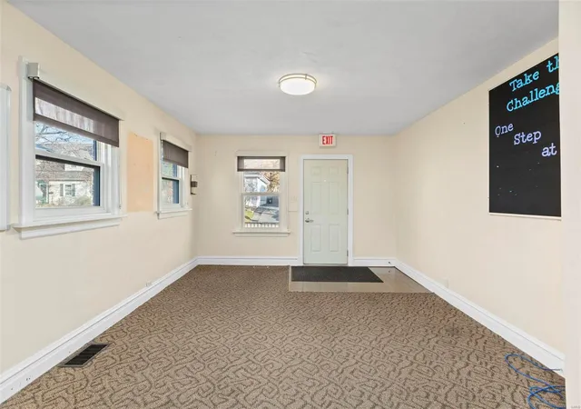 Photo 4 of Single Family Residence at 2555 Oakland Ave, Saint Louis, MO 63143 | MLS# MIS24076112 | | Sold on 2025-01-27