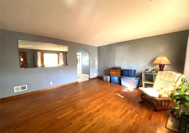 Photo 3 of Single Family Residence at 327 W 10Th St, Hermann, MO 65041 | MLS# MIS24076132 | | Sold on 2025-01-27