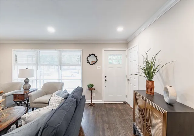 Photo 3 of Single Family Residence at 16 Frost Ave, Saint Louis, MO 63135 | MLS# MIS24076140 | | Sold on 2025-05-15