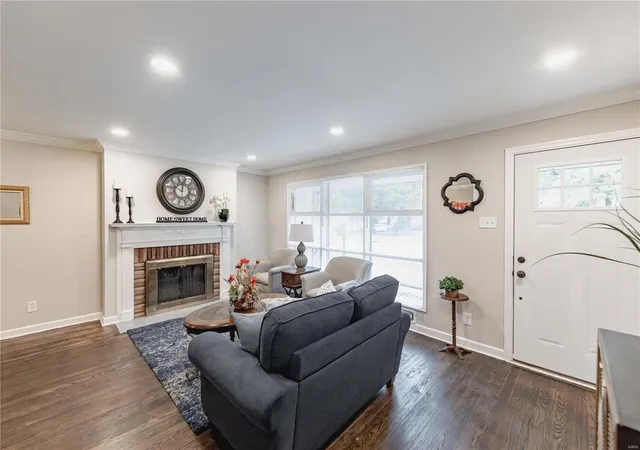 Photo 4 of Single Family Residence at 16 Frost Ave, Saint Louis, MO 63135 | MLS# MIS24076140 | | Sold on 2025-05-15