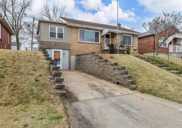 Photo 1 of Single Family Residence at 620 Morris Ave, Saint Louis, MO 63125 | MLS# MIS24076164 | | Sold on 2025-01-30