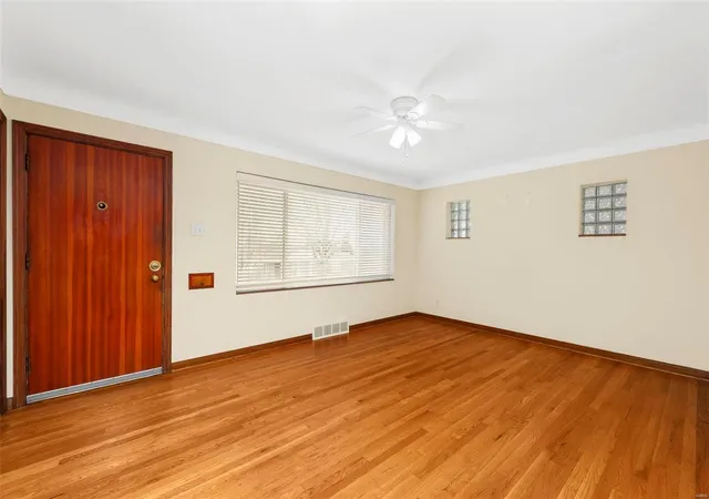 Photo 3 of Single Family Residence at 620 Morris Ave, Saint Louis, MO 63125 | MLS# MIS24076164 | | Sold on 2025-01-30