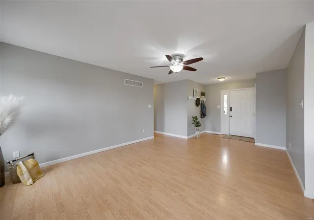 Photo 4 of Single Family Residence at 4630 Kellykris Dr, Saint Charles, MO 63304 | MLS# MIS24076201 |  | Sold on 2025-01-24