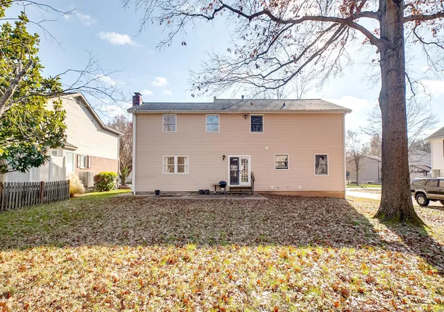 Photo 4 of Single Family Residence at 3565 Sorrel Tree Ln, Saint Louis, MO 63129 | MLS# MIS24076251 | | Sold on 2025-01-22
