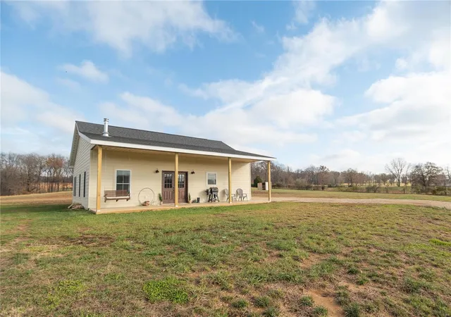 Photo 1 of Farm at 16639 County Road 420, Bloomfield, MO 63825 | MLS# MIS24076353 | | Sold on 2025-07-31