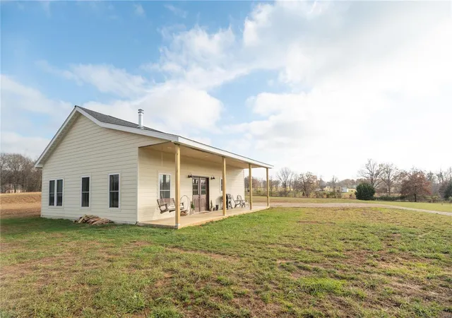Photo 2 of Farm at 16639 County Road 420, Bloomfield, MO 63825 | MLS# MIS24076353 | | Sold on 2025-07-31