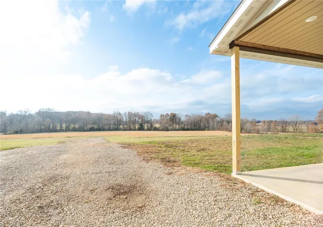 Photo 4 of Farm at 16639 County Road 420, Bloomfield, MO 63825 | MLS# MIS24076353 | | Sold on 2025-07-31