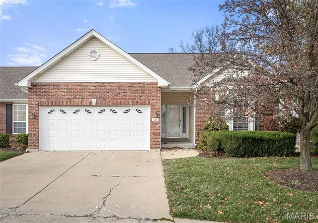 Photo 2 of Villa at 32 Gatetower Dr #3B, Saint Peters, MO 63376 | MLS# MIS24076390 | | Sold on 2025-05-16