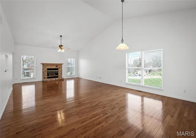 Photo 4 of Villa at 32 Gatetower Dr #3B, Saint Peters, MO 63376 | MLS# MIS24076390 | | Sold on 2025-05-16