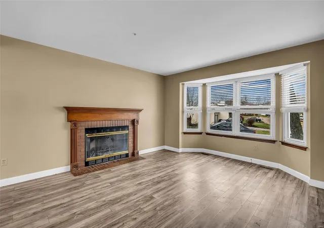 Photo 3 of Single Family Residence at 10 Applehill Ct, Saint Peters, MO 63376 | MLS# MIS24076435 | | Sold on 2025-01-16