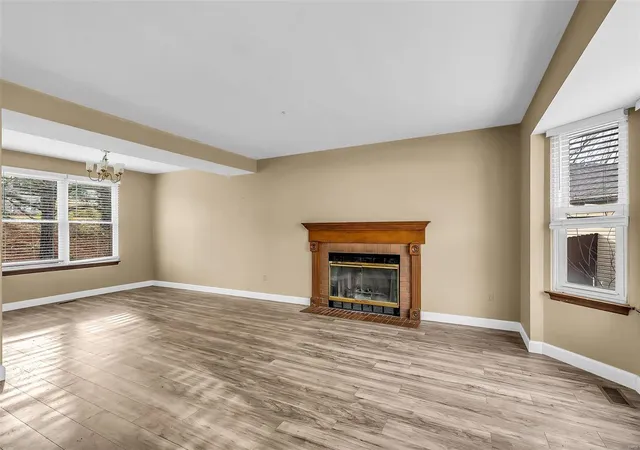 Photo 4 of Single Family Residence at 10 Applehill Ct, Saint Peters, MO 63376 | MLS# MIS24076435 | | Sold on 2025-01-16