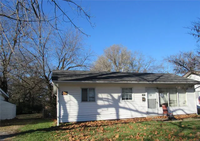 Photo 1 of Single Family Residence at 107 Saint Thomas Ln, East Saint Louis, IL 62206 | MLS# MIS24076479 | | Sold on 2025-02-12