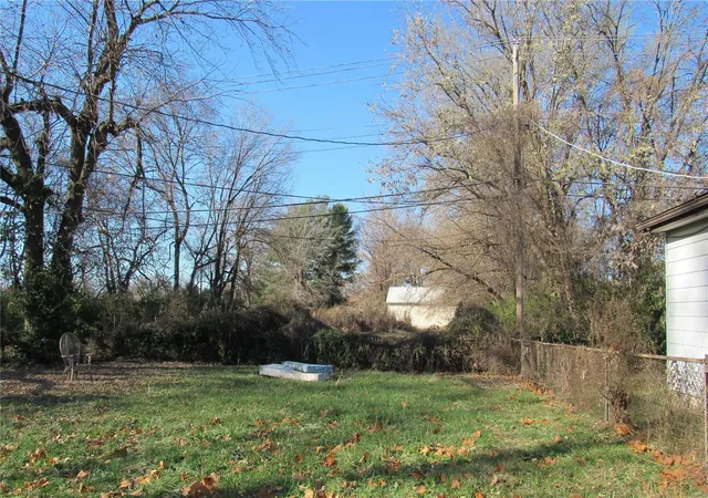 Photo 2 of Single Family Residence at 107 Saint Thomas Ln, East Saint Louis, IL 62206 | MLS# MIS24076479 | | Sold on 2025-02-12