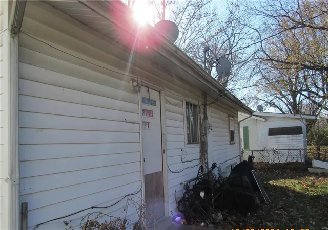 Photo 3 of Single Family Residence at 107 Saint Thomas Ln, East Saint Louis, IL 62206 | MLS# MIS24076479 | | Sold on 2025-02-12