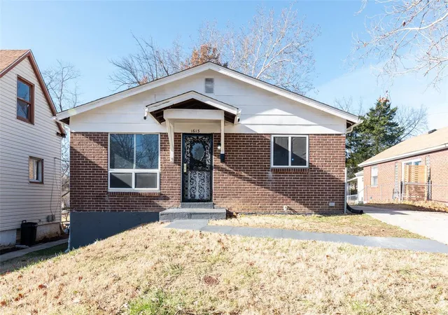 Single Family Residence at 1613 Purdue Ave, Saint Louis, MO 63133 | MLS# MIS24076509 | | Sold on 2025-05-01