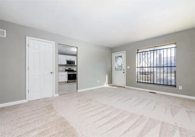 Photo 4 of Single Family Residence at 1613 Purdue Ave, Saint Louis, MO 63133 | MLS# MIS24076509 | | Sold on 2025-05-01