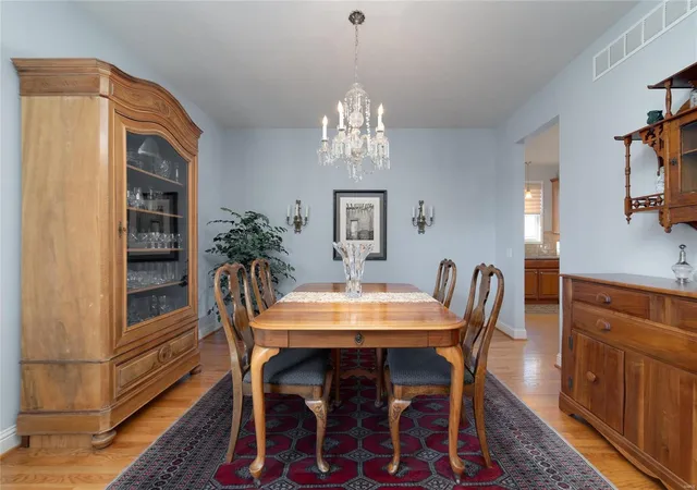 Photo 4 of Single Family Residence at 2180 Hawks Landing Dr #E, Lake Saint Louis, MO 63367 | MLS# MIS24076594 | | Sold on 2025-02-14