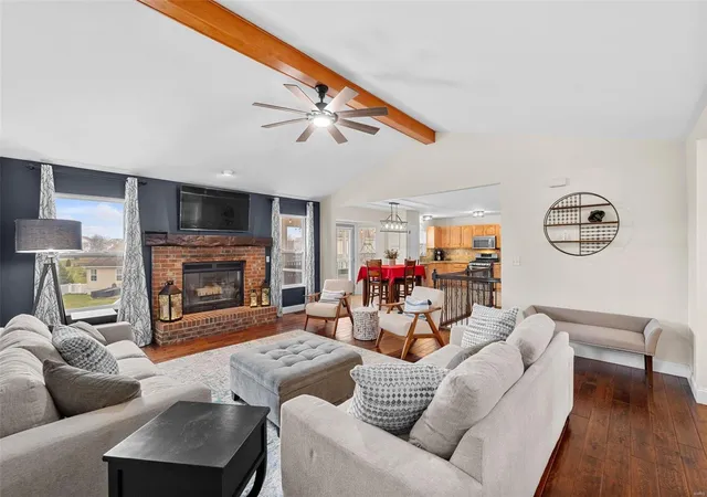 Photo 2 of Single Family Residence at 86 Knowledge Ct, Lake Saint Louis, MO 63367 | MLS# MIS24076616 | | Sold on 2025-02-03