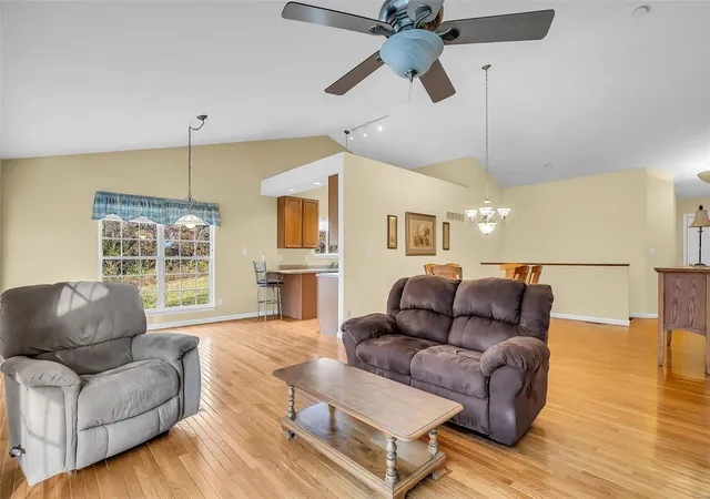 Photo 4 of Villa at 35 Salsibury Ct, Lake Saint Louis, MO 63367 | MLS# MIS24076688 |  | Sold on 2025-01-16