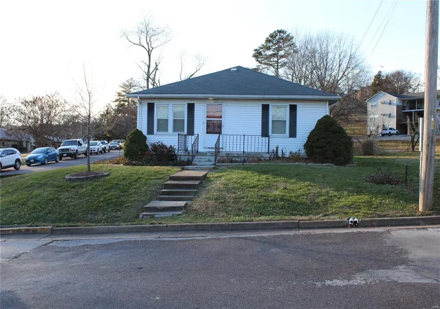 Photo 1 of Single Family Residence at 1324 Washington St, Hermann, MO 65041 | MLS# MIS24076754 | | Sold on 2025-01-17