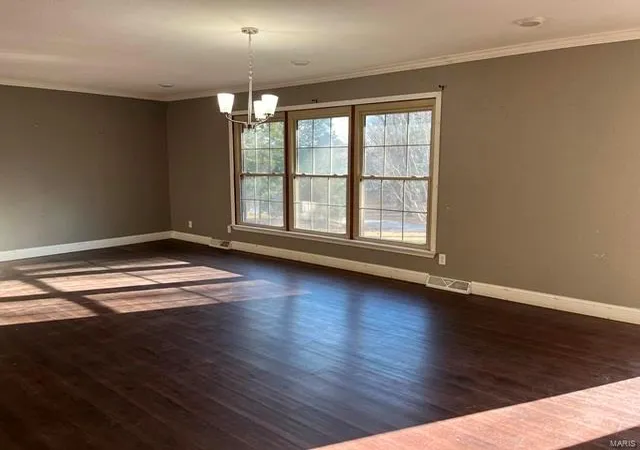 Photo 3 of Single Family Residence at 16929 Chalk Bluff Trl, Dexter, MO 63841 | MLS# MIS24076841 | | Sold on 2025-01-27