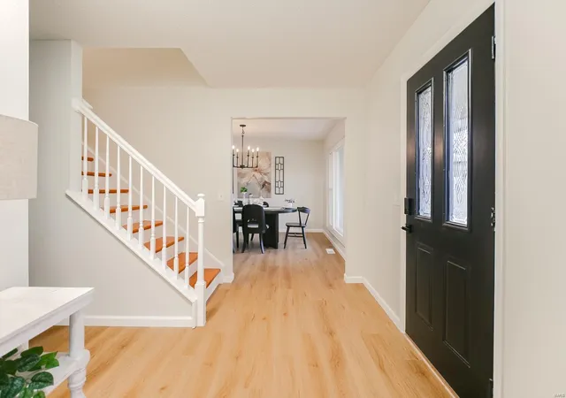 Photo 4 of Single Family Residence at 5127 Flametree Ct, Saint Louis, MO 63129 | MLS# MIS24076877 | | Sold on 2025-01-15