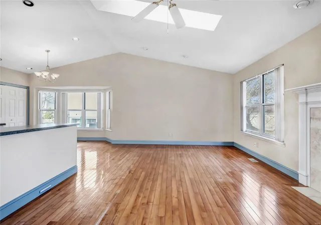 Photo 4 of Single Family Residence at 6510 Suson Oaks Dr, Saint Louis, MO 63128 | MLS# MIS24076919 | | Sold on 2025-02-20